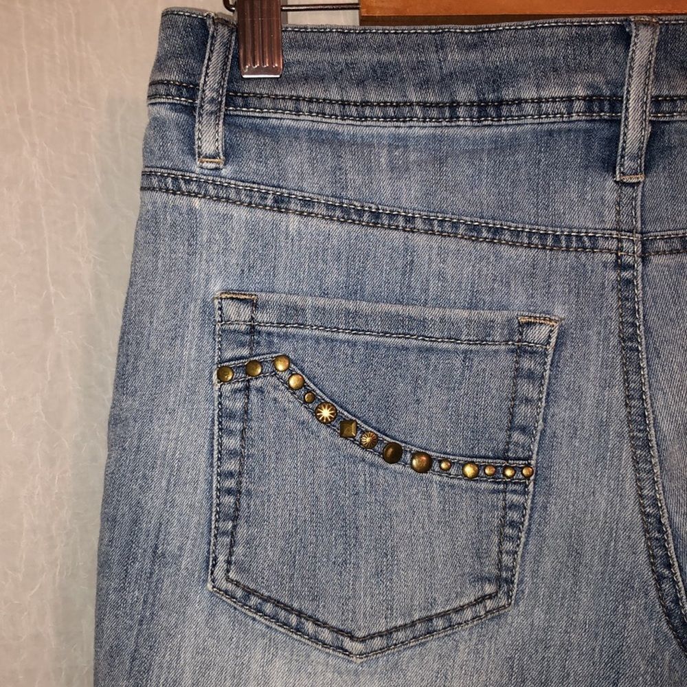 Sonoma 4 Vintage Wash Brass Color Studded Blue Denim Shorts - Picture 9 of 16